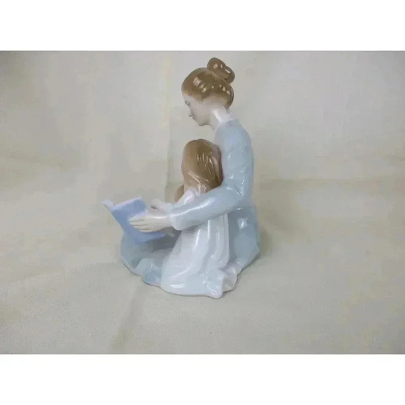 A mother's touch Avon figurine‎ Mother's Day gift collectible Figurine Unique - Picture 3 of 7